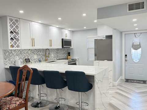 7300 NW 5th Pl, Margate, FL 33063