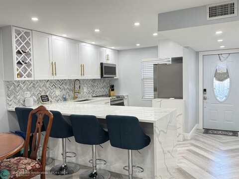 7300 NW 5th Pl, Margate, FL 33063