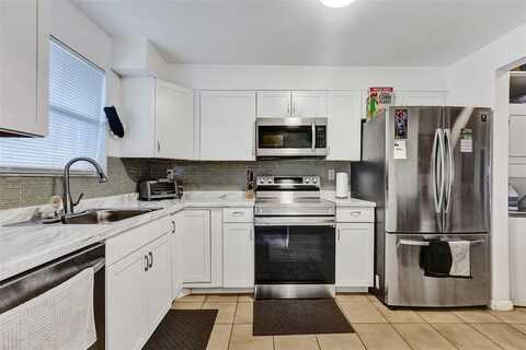 6200 NW 44th St, Lauderhill, FL 33319