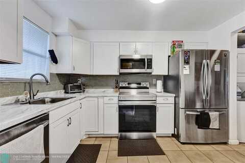6200 NW 44th St, Lauderhill, FL 33319