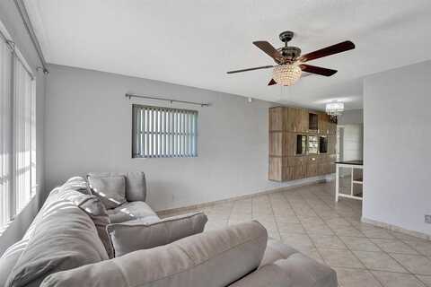 7115 NW 73rd St, Tamarac, FL 33321