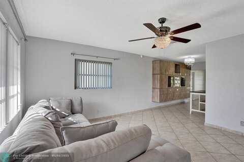 7115 NW 73rd St, Tamarac, FL 33321