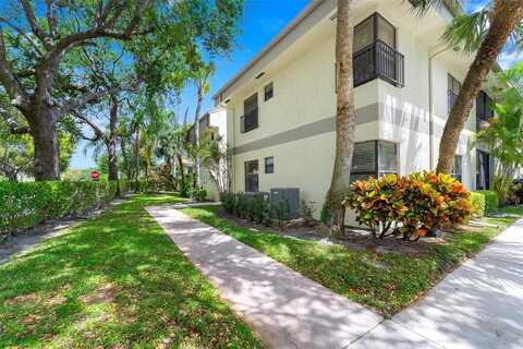 2860 Carambola Cir, Pompano Beach, FL 33066