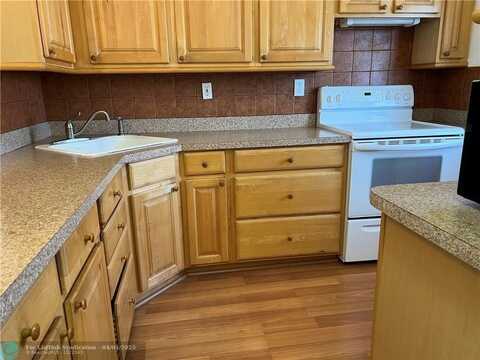 1319 E Hillsboro Blvd, Deerfield Beach, FL 33441
