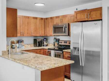 140 UWAPO Rd, Kihei, HI 96753