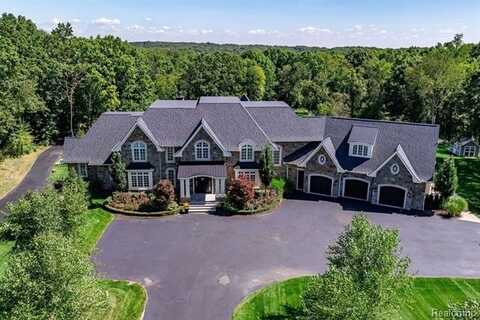 3129 S MILFORD Road, Highland, MI 48357