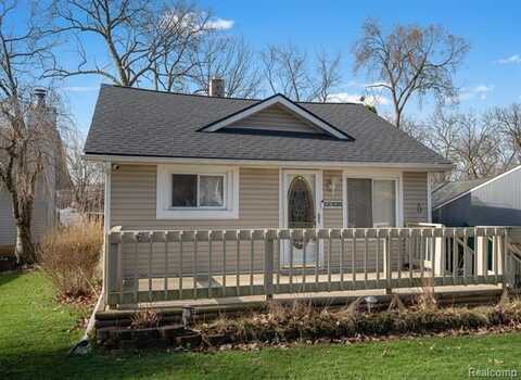 3941 Hazelett Drive, Waterford, MI 48328