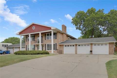 4000 Mavelle Drive, Edina, MN 55435