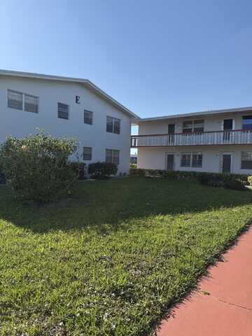 111 Chatham E, West Palm Beach, FL 33417