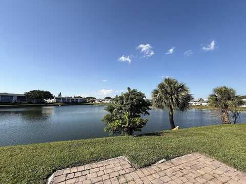 111 Chatham E, West Palm Beach, FL 33417