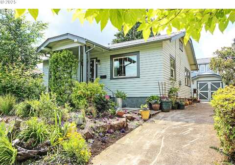 244 NE BUFFALO ST, Portland, OR 97211