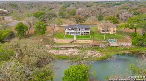 46 E Hampton, Seguin, TX 78155