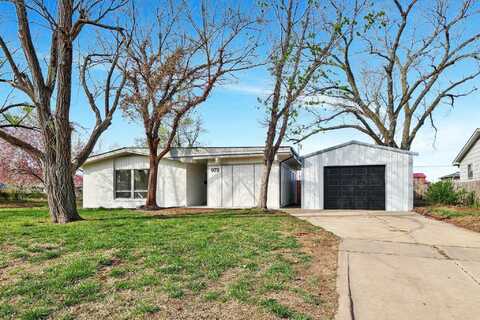 973 N Brownthrush Ln, Wichita, KS 67212