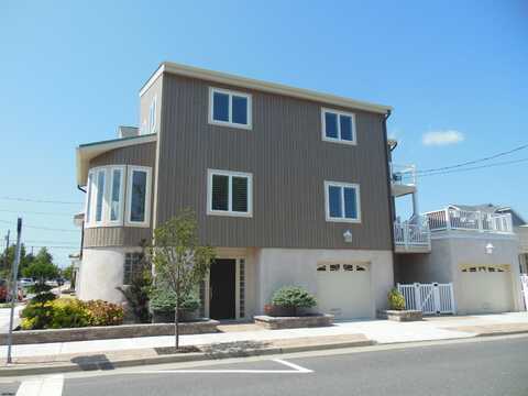 202 N Princeton Ave, Ventnor City, NJ 08406