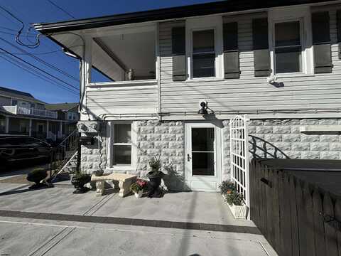 123 N Avolyn Ave, Ventnor City, NJ 08406