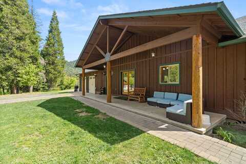 316 Beecher Road, Wolf Creek, OR 97497