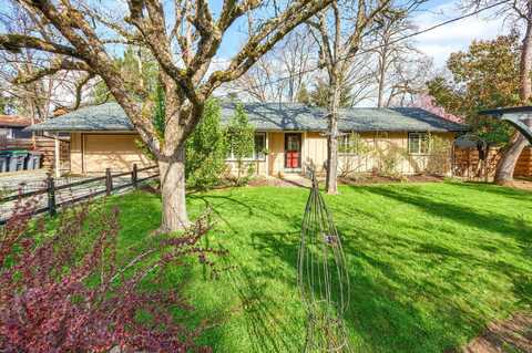 440 G Street, Jacksonville, OR 97530