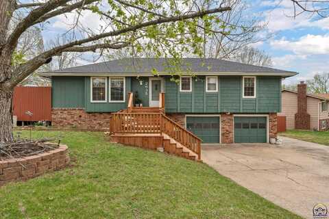 2635 SE Granger CT, Topeka, KS 66605