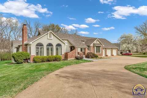 301 SW Whitehall LN, Topeka, KS 66606