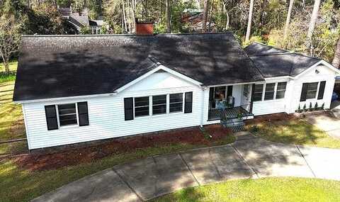 303 Glenwood Dr., Thomasville, GA 31792