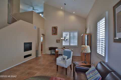 5200 E Calle Vista De Colores, Tucson, AZ 85711