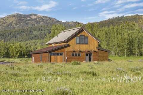 2780 N BLACK SHEEP FARM Road, Alta, WY 83414