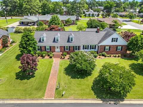 504 W Brocklyn Street, Benson, NC 27504