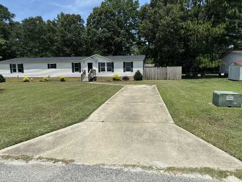6204 Twiggs Court, Hope Mills, NC 28348