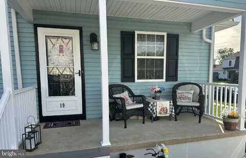 19 FOSTERTOWN LANE, MULLICA HILL, NJ 08062