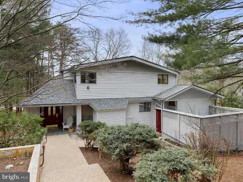 391 WINTER CAMP TRAIL, HEDGESVILLE, WV 25427