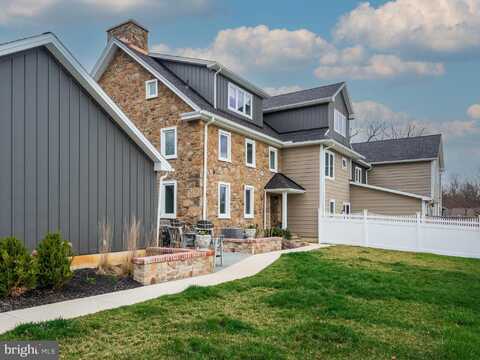 425 GREENRIDGE RD, GLENMOORE, PA 19343