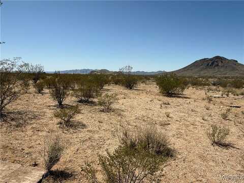 6861 N Mormon Flat Road, Golden Valley, AZ 86413