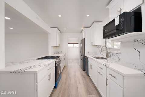 7041 E Cypress st Street, Scottsdale, AZ 85257