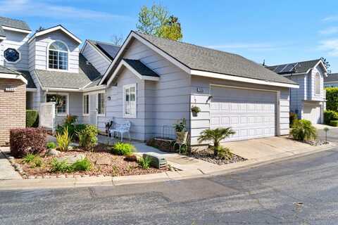 7556 Millbrook Avenue N, Fresno, CA 93720