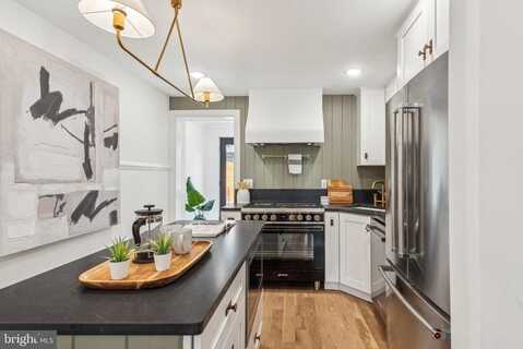 1129 E BERKS STREET, PHILADELPHIA, PA 19125
