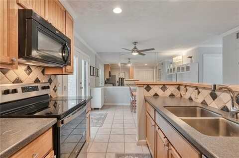 8 Arpege Way NW, Atlanta, GA 30327