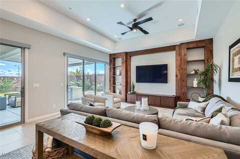 6712 Iron Square Street, Las Vegas, NV 89148