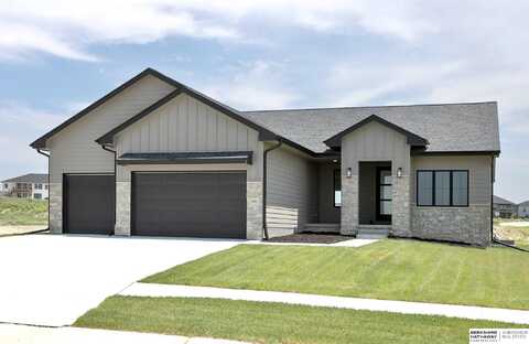 5601 N 213th Avenue, Elkhorn, NE 68022