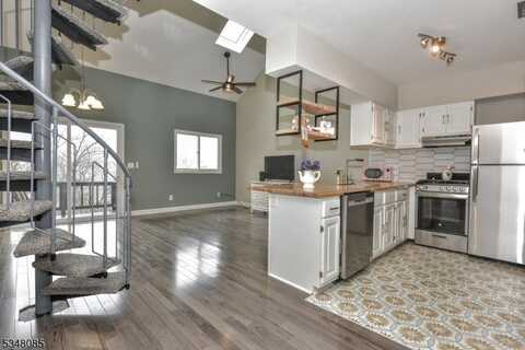3 Davos Drive, Vernon, NJ 07462