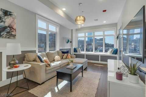 270 Saint Pauls Ave, Jersey City, NJ 07306
