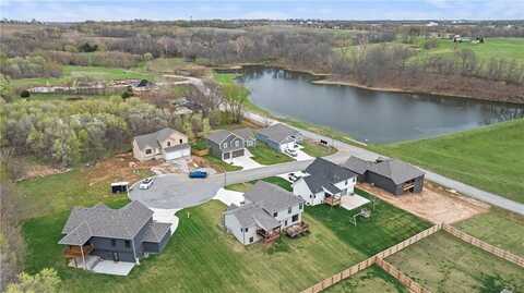 104 Wagers Circle, Dearborn, MO 64439