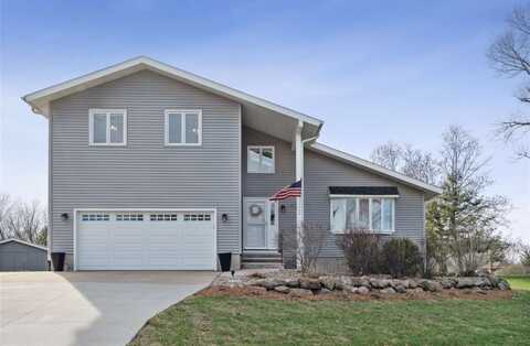 4111 Woodridge Dr, CedarRapids, IA 52411