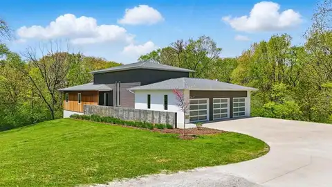 1488 Walter Mapp Drive, Riverside, IA 52327