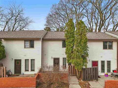 413 Samoa Dr, IowaCity, IA 52246
