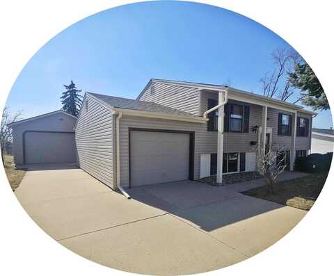327 NE Hampden, CedarRapids, IA 52402