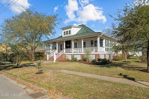 403 South Avenue, Oriental, NC 28571