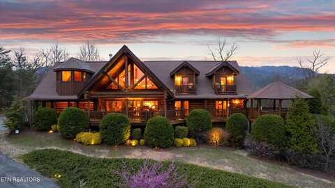 2436 Smoky Vista Way, Sevierville, TN 37862