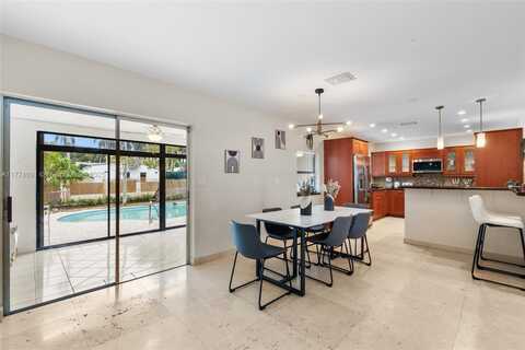 852 Tyler St, Hollywood, FL 33019