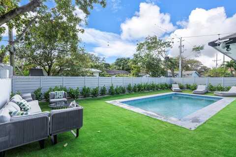 270 NW 41st St, Miami, FL 33127