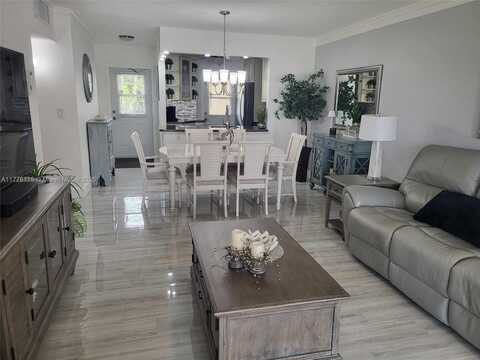4701 NW 34th St, Lauderdale Lakes, FL 33319